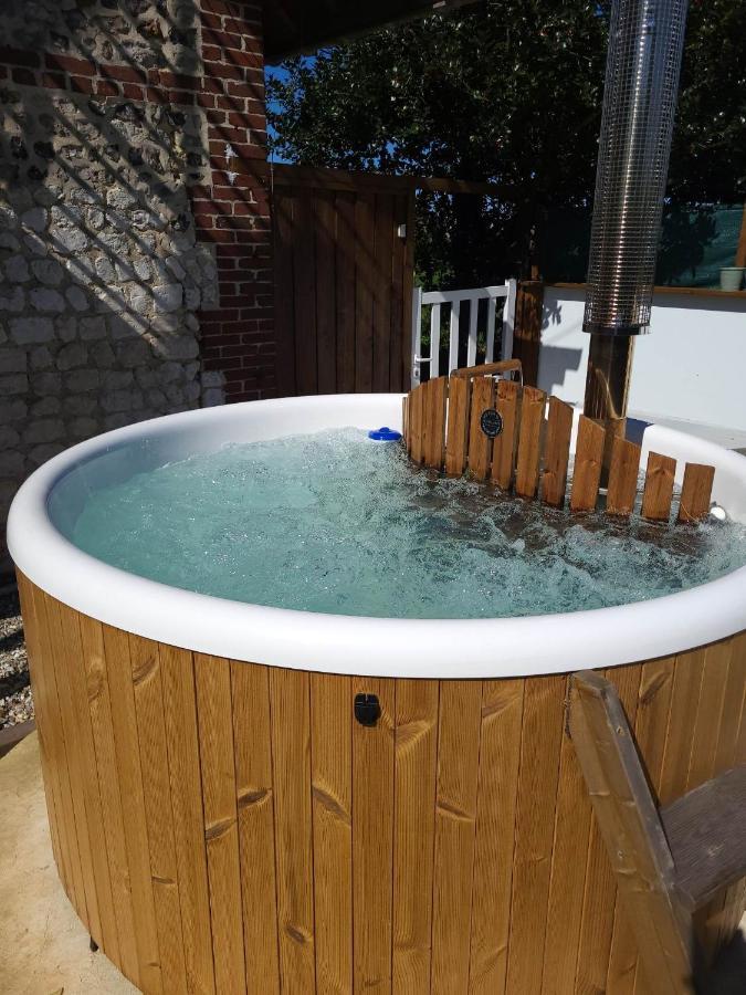Au Bain Normand : Bain Nordique Et Detente. Goderville Экстерьер фото
